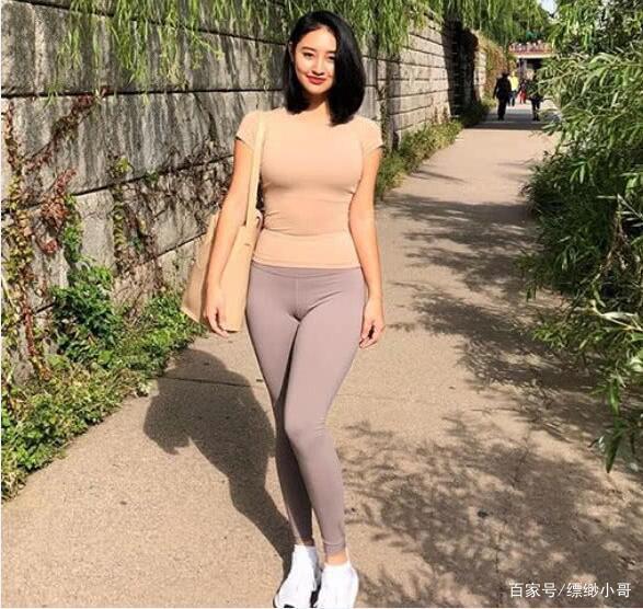 第二步:点击下载八大真人平台软件安装包